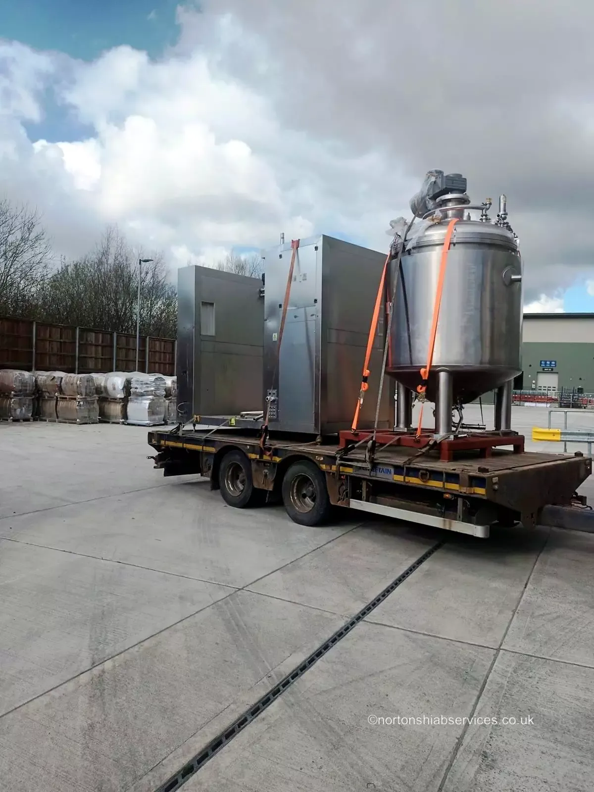 Silo loaded on a Nortons low trailer for an abnormal load movement