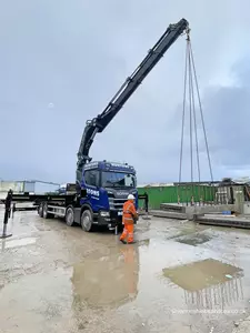 Hiab 858 lifting precast concrete